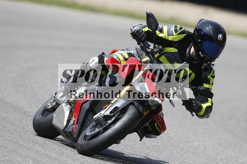 /27 12.06.2025 Ducati Schweiz Trackday Warmup  ADR/blau-bleu/ohne